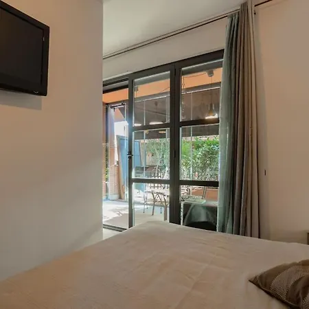 Greengardensuite, Station Apartamento *